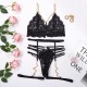 Chique, sensual, inesquecível. Renda delicada em cada detalhe. Inclui sutiã, cinta-liga e calcinha fio dental com recortes. Embalagem em saco plástico com zíper!