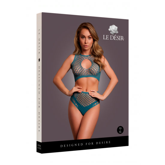 Conjunto de duas peças com top cropped e calça de cintura alta. Combinação de arrastão e tela de proteção com fenda. Este conjunto tem um pouco de elasticidade e pode ser usado do tamanho P ao G.