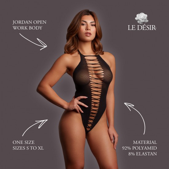 Body transparente com decote halter, detalhes vazados ousados ​​e silhueta sedutora. O tecido macio e super elástico veste do tamanho S ao XL.