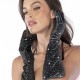 Adicione um toque de drama com estas luvas de ópera em cetim, adornadas com strass brilhantes para um acabamento sedutor e glamoroso. O acessório perfeito para noites que pedem luxo e um toque de ousadia.