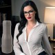 Excelente trabalho manual – com estilo e discrição!O masturbador compacto V-Stroker Cindy da Rebel cumpre muito bem sua função e cabe perfeitamente na palma da mão. A parte mais íntima da secretária Cindy fica escondida