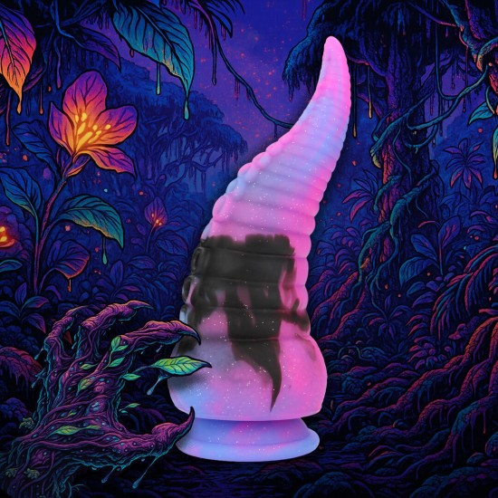 Fiction Cock é onde a fantasia ganha forma. Inspirada em mitos, monstros e os desejos mais profundos, a marca oferece uma ousada gama de designs de Dildos criativos que transformam a curiosidade em confiança. Cada peça é