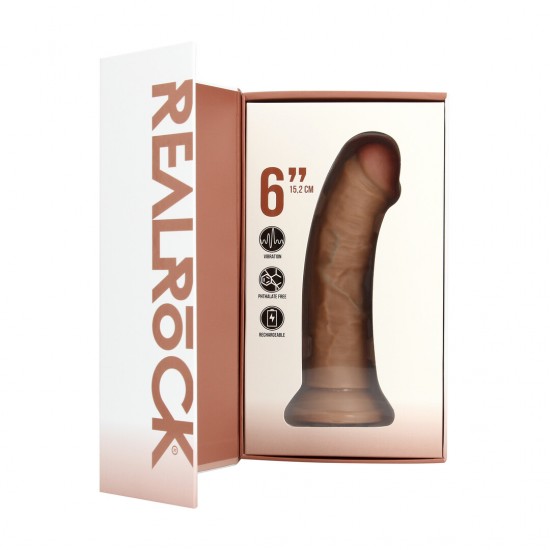 Divirta-se ao máximo com este dildo vibratório firme e macio ao toque, da RealRock®. Suas veias realistas de aparência natural no eixo, combinadas com o tamanho certo e o design similar à pele, proporcionam estimulação e