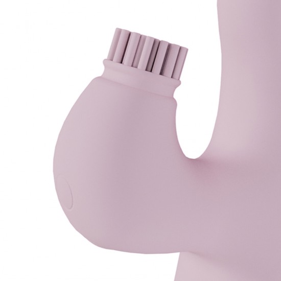 O vibrador Andria foi projetado para proporcionar uma experiência luxuosa e versátil. Dois motores com controle independente alimentam este brinquedo de design elegante, que possui uma cabeça com ponta de cerdas macias q