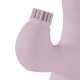 O vibrador Andria foi projetado para proporcionar uma experiência luxuosa e versátil. Dois motores com controle independente alimentam este brinquedo de design elegante, que possui uma cabeça com ponta de cerdas macias q