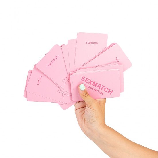 Sexmatch Massage Edition é um jogo de cartas para casais onde vocês devem combinar ilustrações e palavras enquanto fazem desafios até que um de vocês fique sem cartas.Divirtam-se juntos neste jogo onde vocês ganham recom