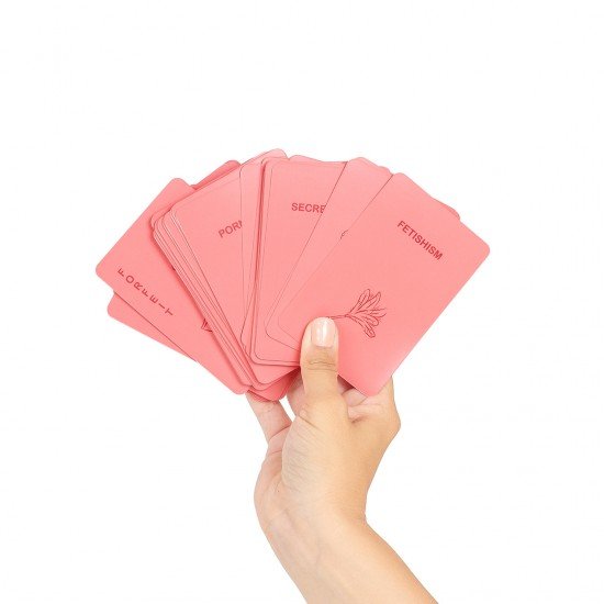 Sexmatch Bondage Edition é um jogo de cartas para casais onde vocês devem combinar ilustrações e palavras enquanto fazem desafios até que um de vocês fique sem cartas.Divirtam-se juntos neste jogo onde vocês ganham recom