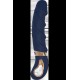 Belenos é feito de silicone azul escuro com detalhes dourados. O vibrador clássico tem uma alça em forma de anel com revestimento de metal que facilita o manuseio e parece luxuoso. Feito de Silicone Líquido, este vibrado