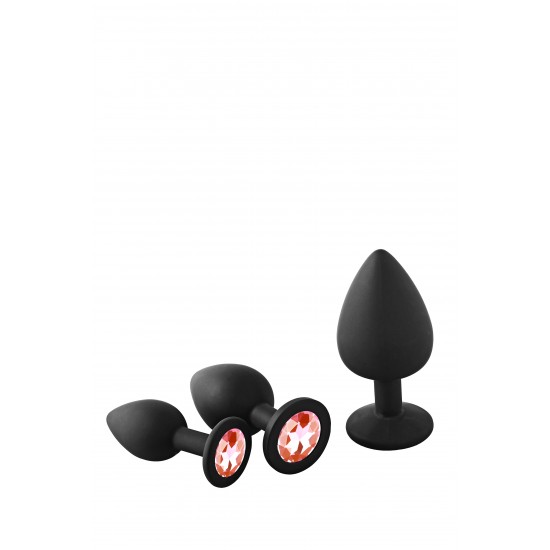 Este kit possui 3 plugs anais em 3 tamanhos. Cada plug é feito de silicone macio ao toque e tem uma pedra preciosa vermelha brilhante na base. Um conjunto com tamanhos diferentes é perfeito para quem deseja variar os tam