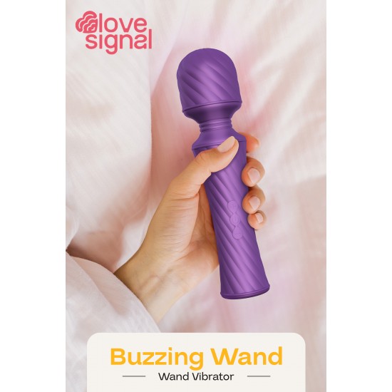 O Buzzing Wand da coleção Love Signal da Dreamtoys é um vibrador de tamanho normal projetado para uma estimulação profunda em todo o corpo. Seu motor de alta potência oferece 3 velocidades e 7 padrões de vibração, desde