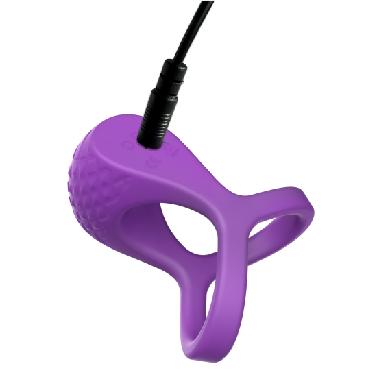 O Bold Embrace é um anel peniano vibratório com suporte para os testículos, projetado para intensificar o prazer e melhorar o desempenho. Seu ajuste elástico e que se adapta ao corpo garante conforto, proporcionando vibr
