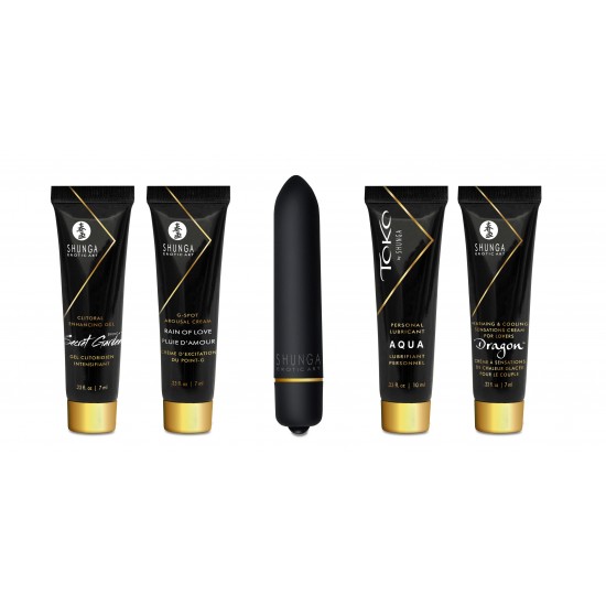 KIT NAUGHTY GEISHA COLLECTION SHUNGA Esta coleção de produtos em miniatura irá ajudá-lo a explorar e quebrar todos os tabus. Nada supera o desejo de descobrir a luxúria da carne sozinho ou com seu amante. Contém: Toko Aqua, lubrificante pessoal, 10 ml.