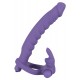 Strap-on penetração dupla Anel peniano com dildo e coelhinho do clitórisPara dupla penetraçãoVibro-bala removívelSilicone com textura Soft Touch Duplique o prazer!Dildo Strap-on com vibração para ELE e um anel peniano incluindo um estimulador de