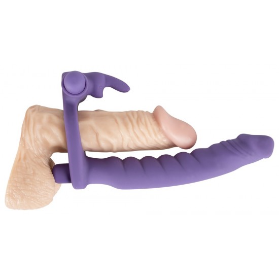 Strap-on penetração dupla Anel peniano com dildo e coelhinho do clitórisPara dupla penetraçãoVibro-bala removívelSilicone com textura Soft Touch Duplique o prazer!Dildo Strap-on com vibração para ELE e um anel peniano incluindo um estimulador de