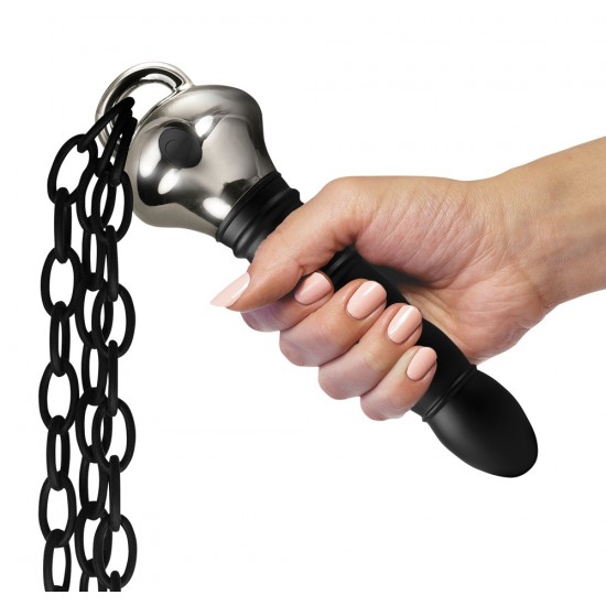 Vibrator and flogger in one!Silicone chains on a vibrating handle. The handle has a round tip and 4 stimulating ring-shaped grooves around it. With 3 vibration modes and 7 pulsations. Waterproof. Black/silver-coloured. L