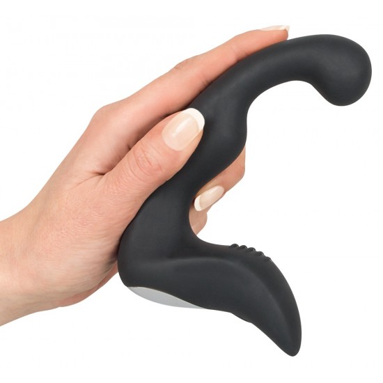Flexible prostate vibrator with a curved tip, wavy shaft and a grooved perineum stimulator. 9 vibration modes. It can be recharged with the included USB cable. Black. Complete length 14.6 cm, insertion depth 10.5 cm, Ø 2
