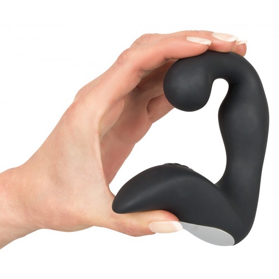 Flexible prostate vibrator with a curved tip, wavy shaft and a grooved perineum stimulator. 9 vibration modes. It can be recharged with the included USB cable. Black. Complete length 14.6 cm, insertion depth 10.5 cm, Ø 2