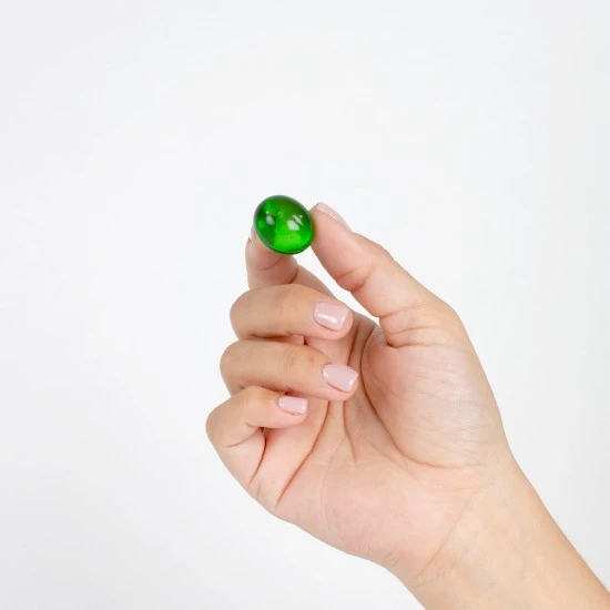 Conjunto de 6 bolas de lubrificante afrodisíaco com efeito de vibração e que criam uma sensação de bem estar e uma atmosfera sedutora.Ao contacto com o calor do corpo a bola dissolve-se em pouco tempo, libertando o lubri